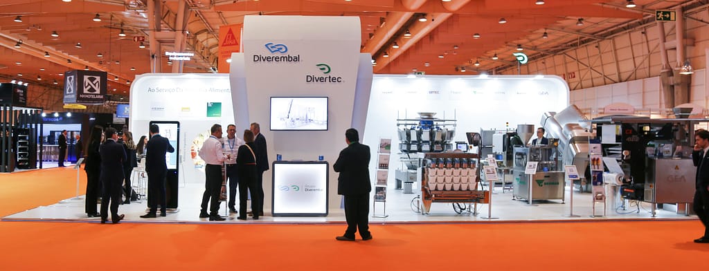 Stand Diverembal with visitors