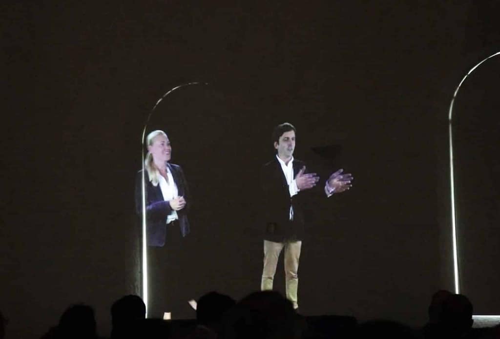 Cortina Holográfica com os CEOs da Zurich