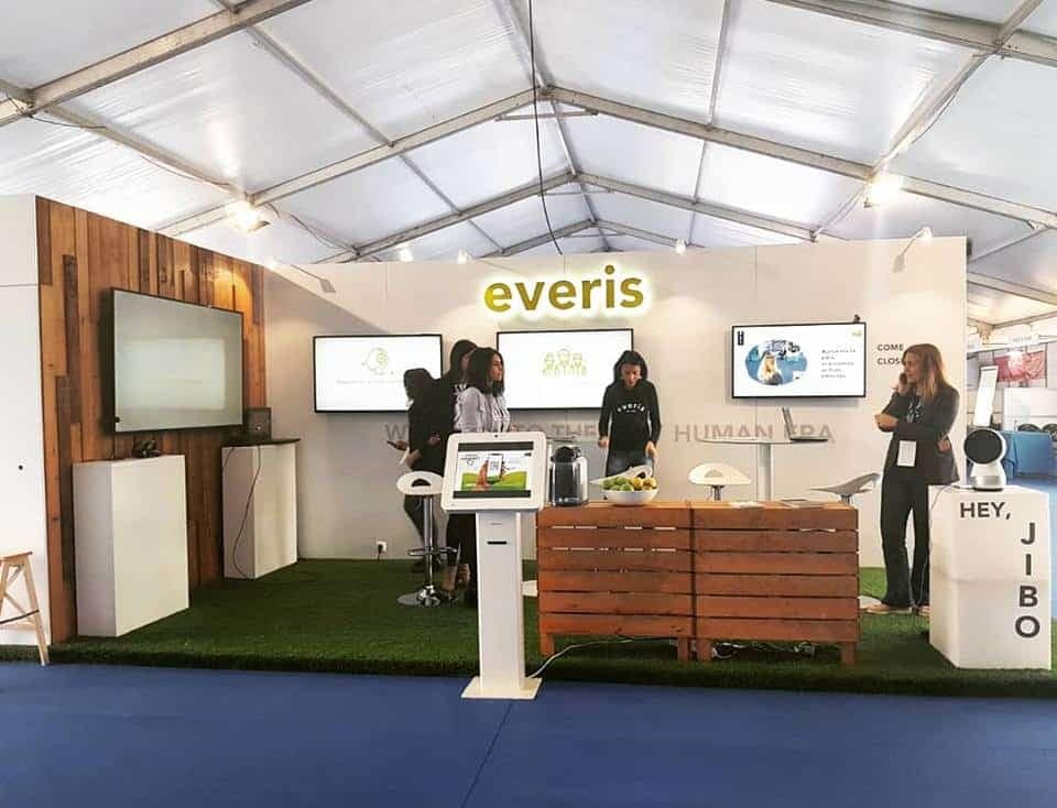Everis Suspended Hologram